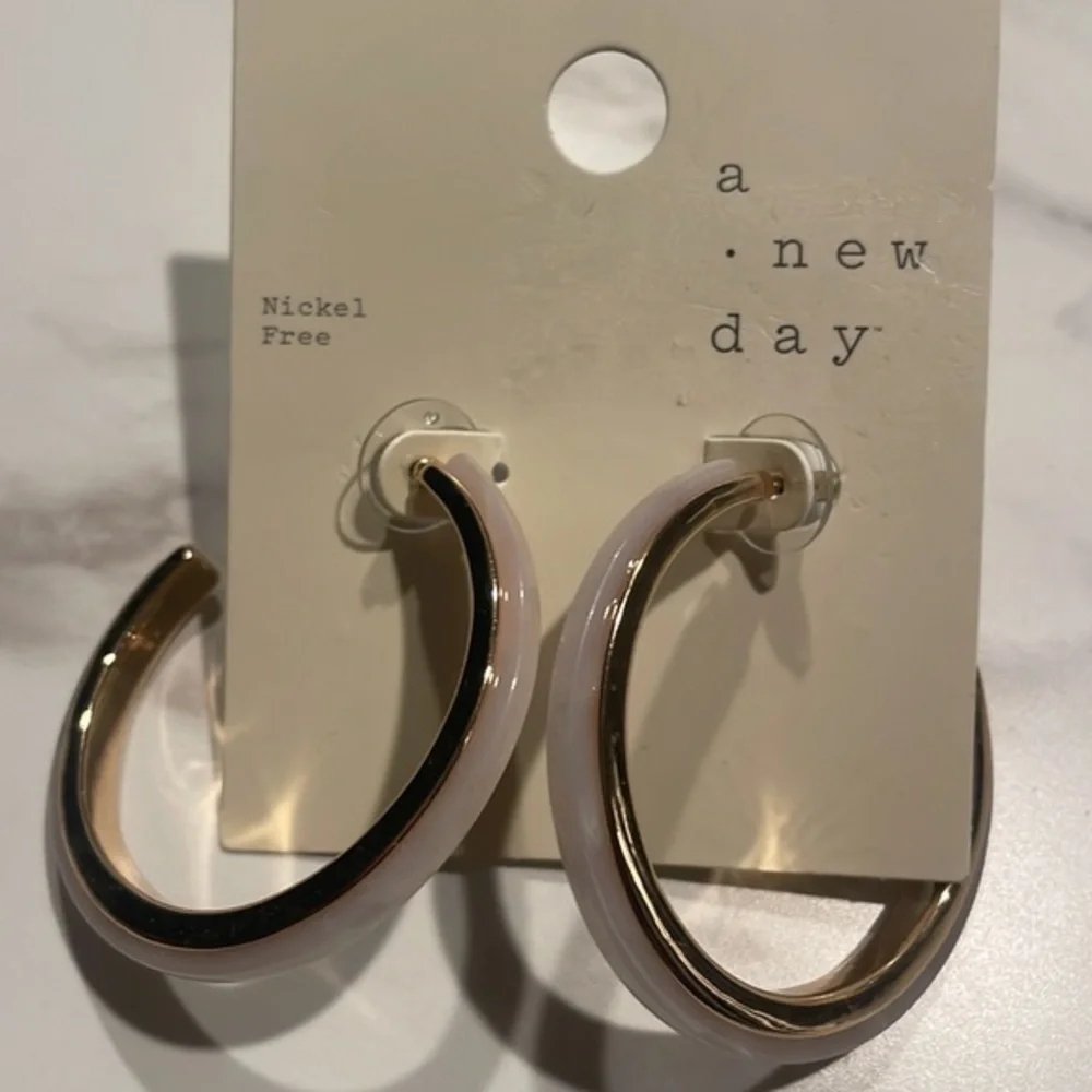 A new day earrings powder pink gold hoop nickel free fashion jewelry stud New OS